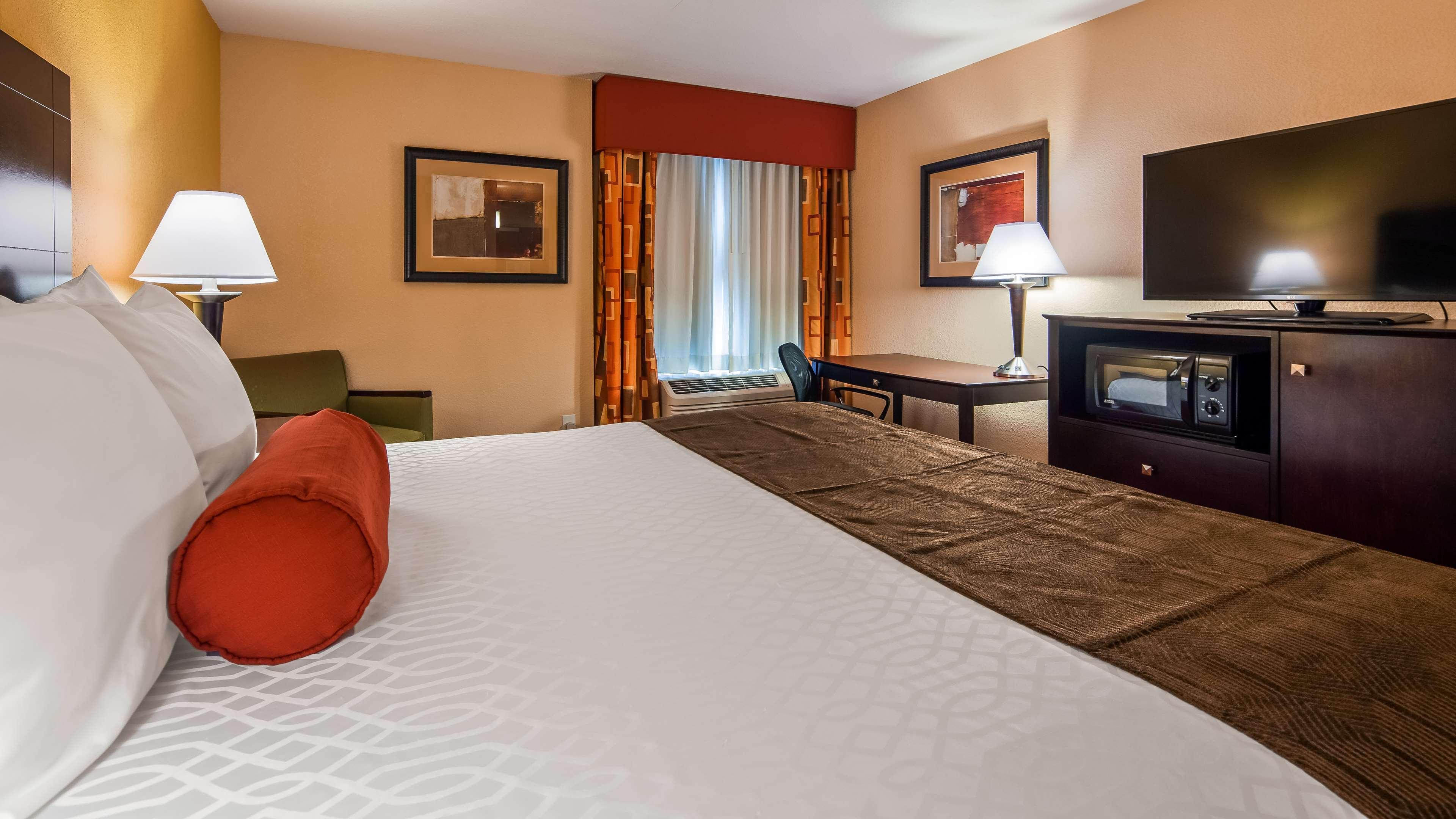 Best Western Plus Parkway Hotel Alton Exterior photo
